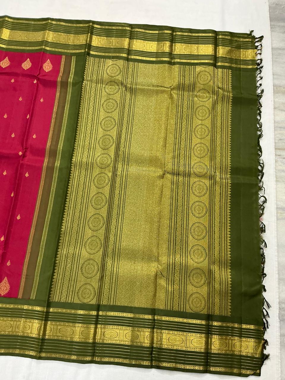 MYTHILI : Beetu Butta (Hibiscus Red + Green)