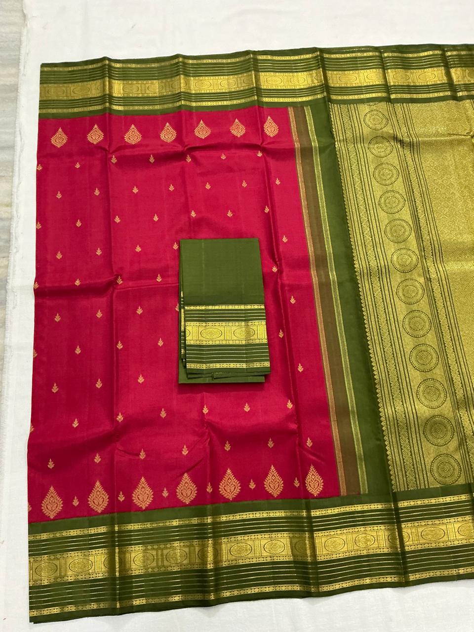 MYTHILI : Beetu Butta (Hibiscus Red + Green)