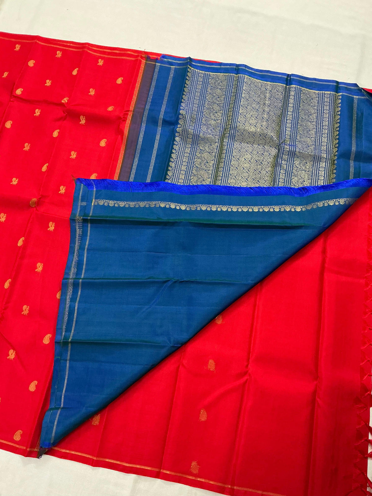 SWARA  : Borderless (Red Teal)