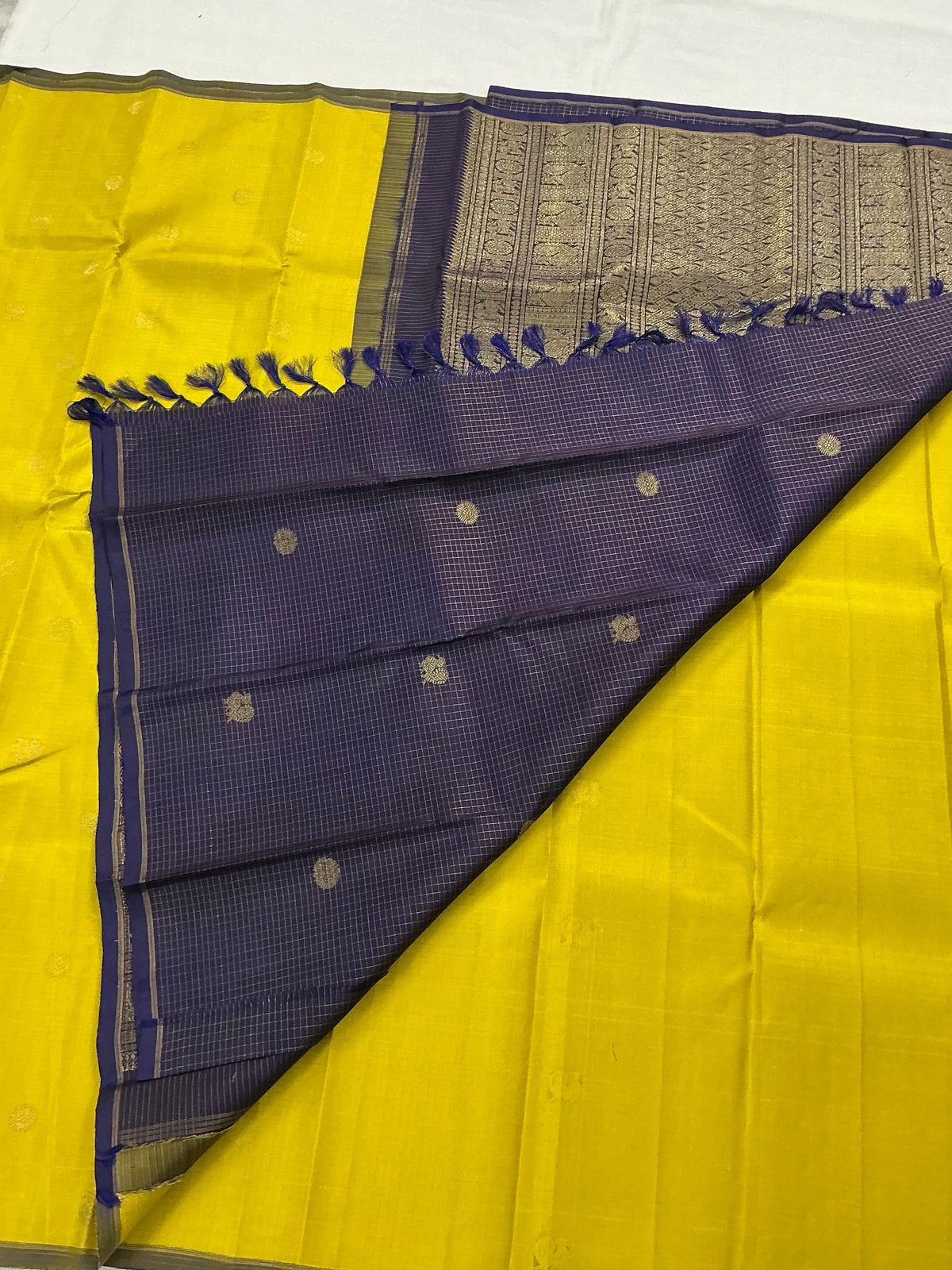 SWARA  : Borderless (Sampanga Yellow)