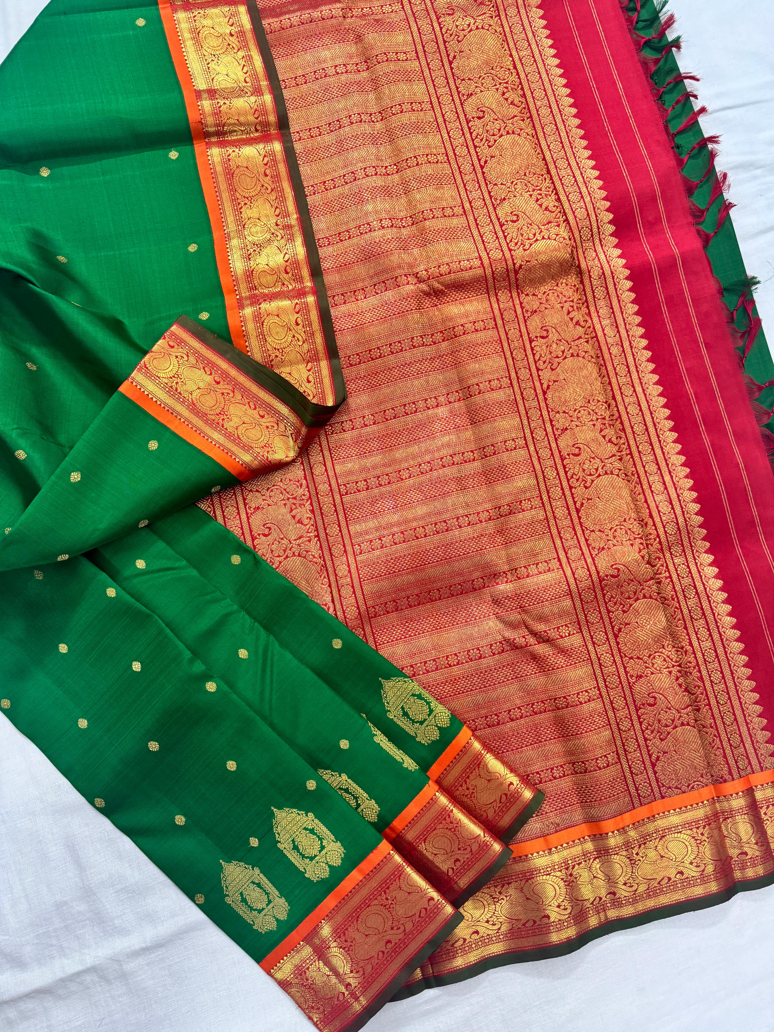 MYTHILI : Vintage Korvai Kanjivaram with Beetu Buttas