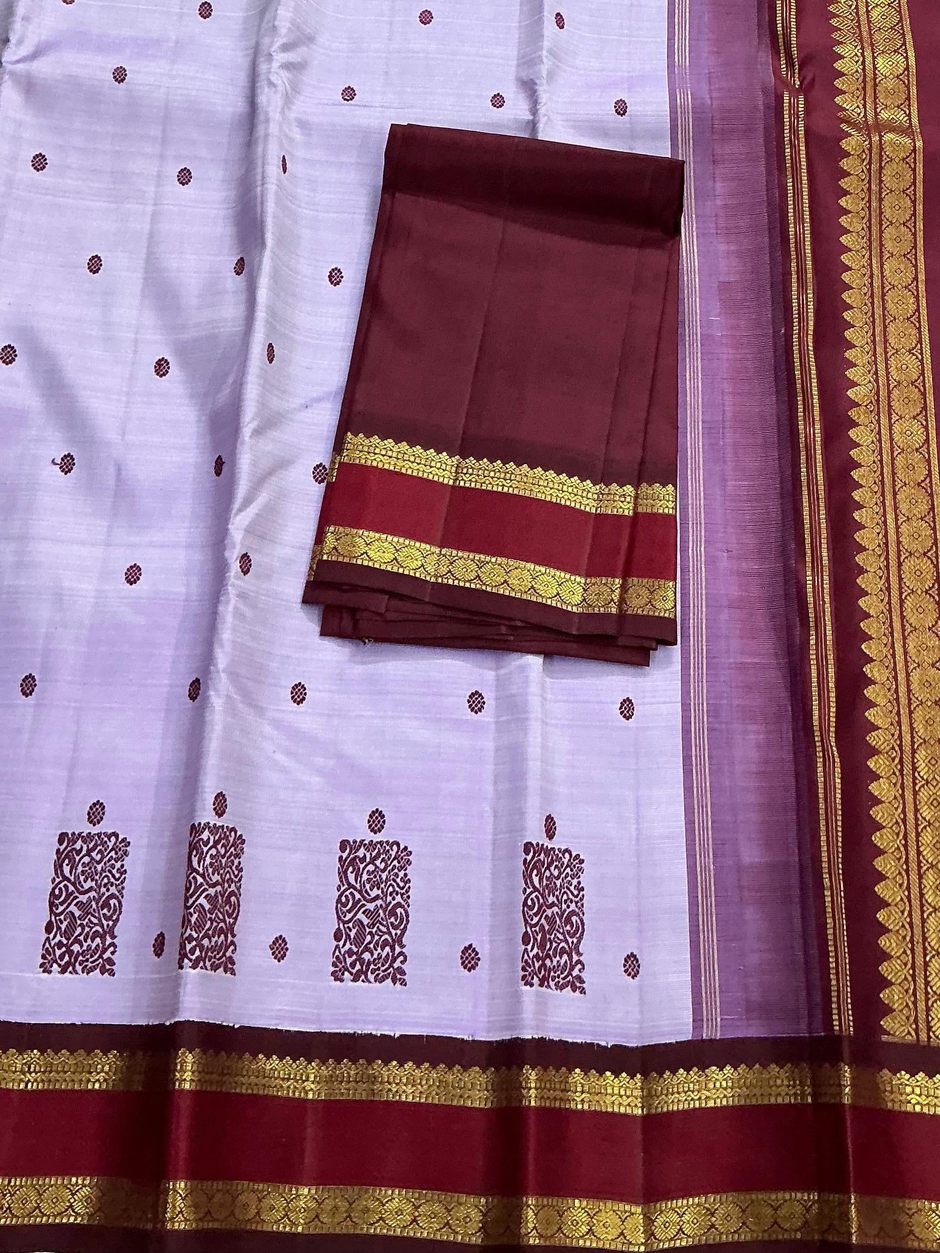 MYTHILI : Vintage Korvai Kanjivaram with Beetu Buttas