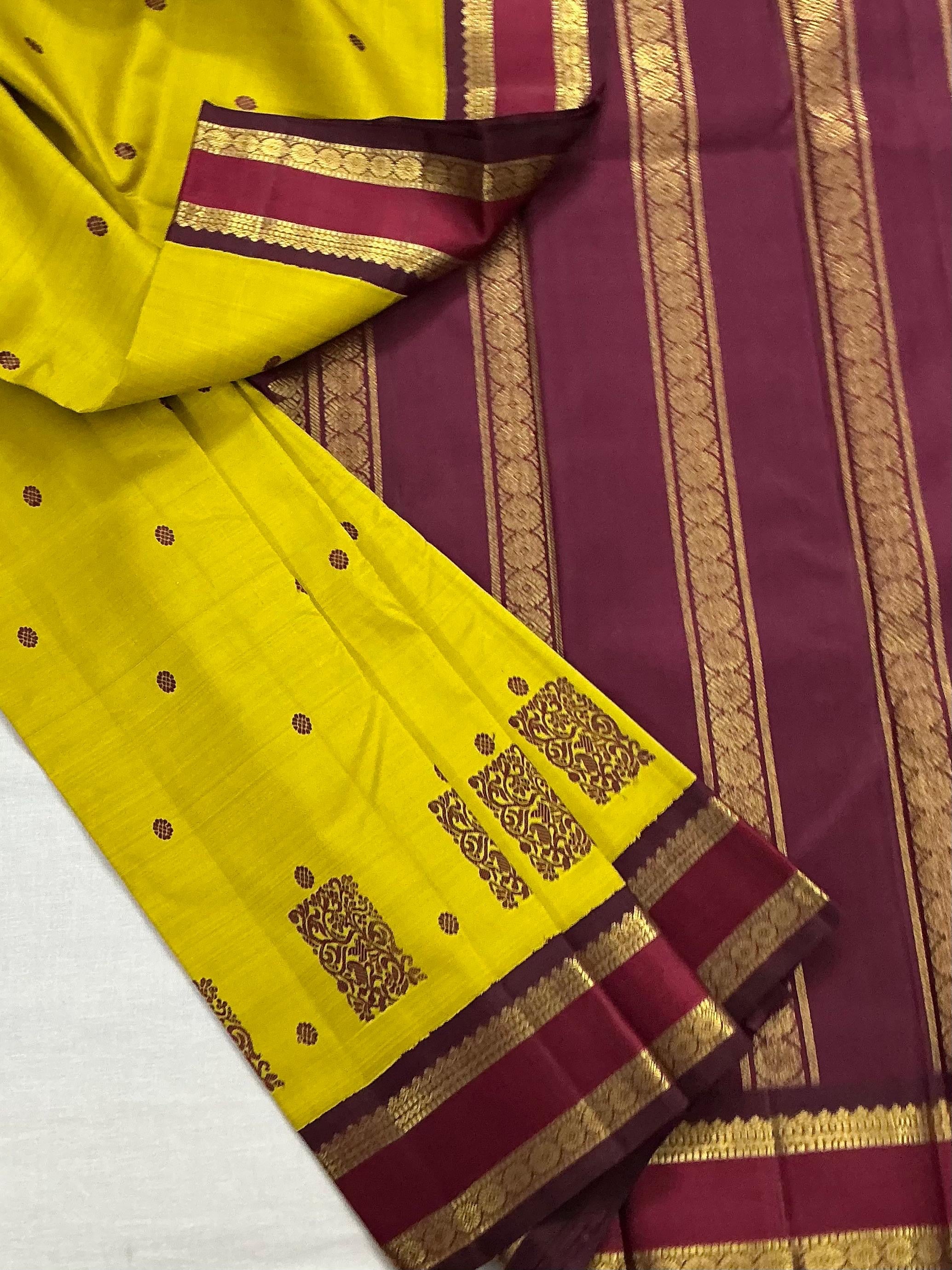 MYTHILI : Vintage Korvai Kanjivaram with Beetu Buttas