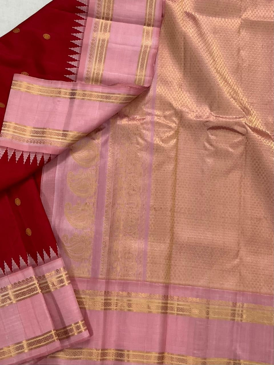 Kuttu Gadwal Silk