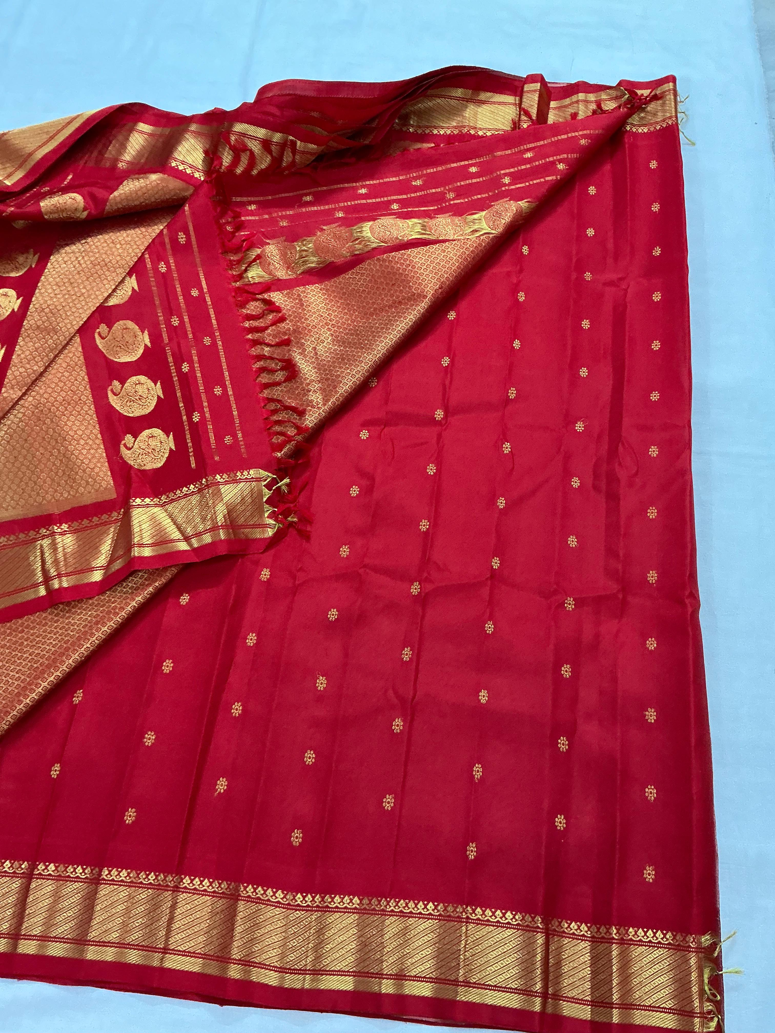 Kuttu Gadwal Silk