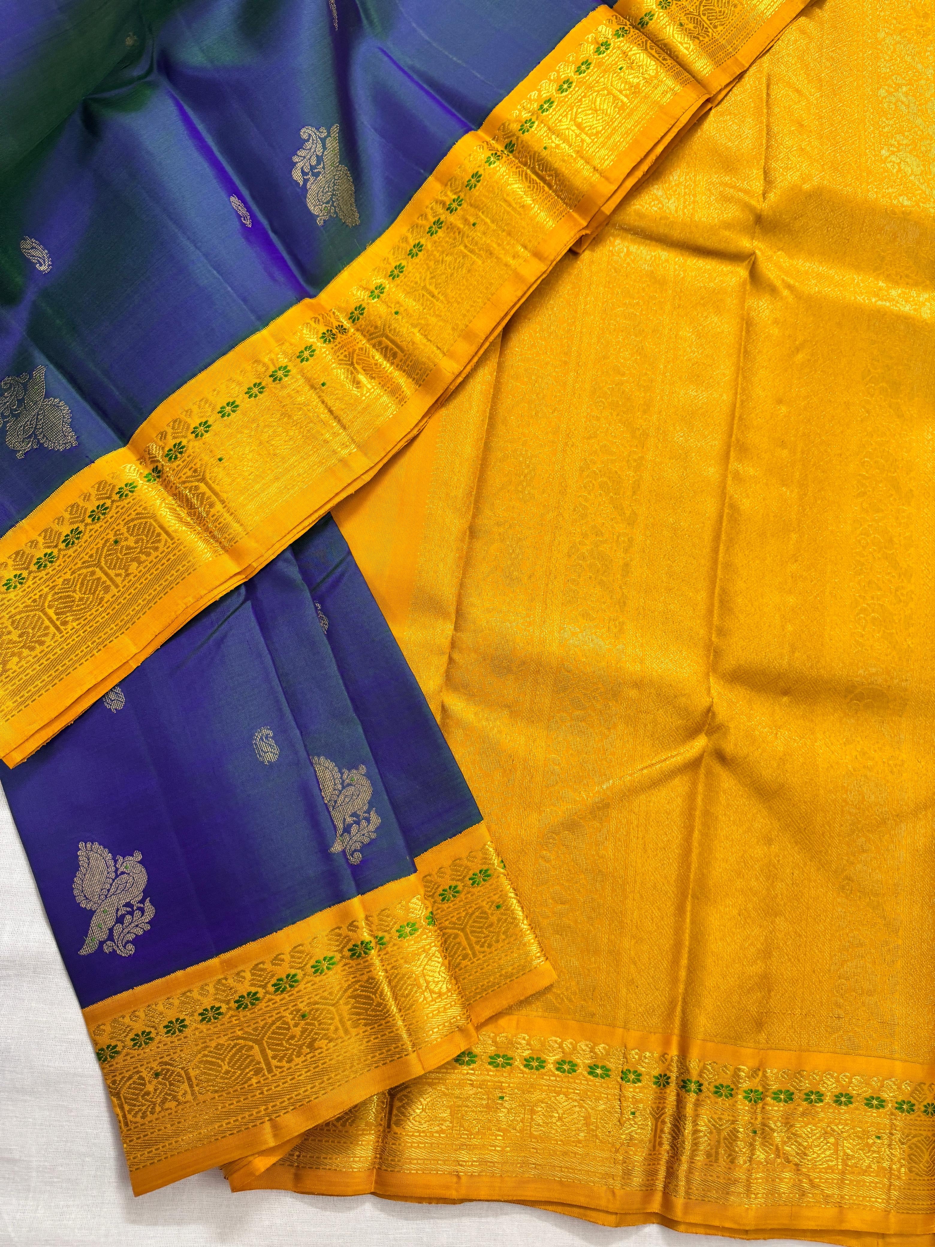 MYTHILI : Vintage Korvai Kanjivaram with Beetu Buttas