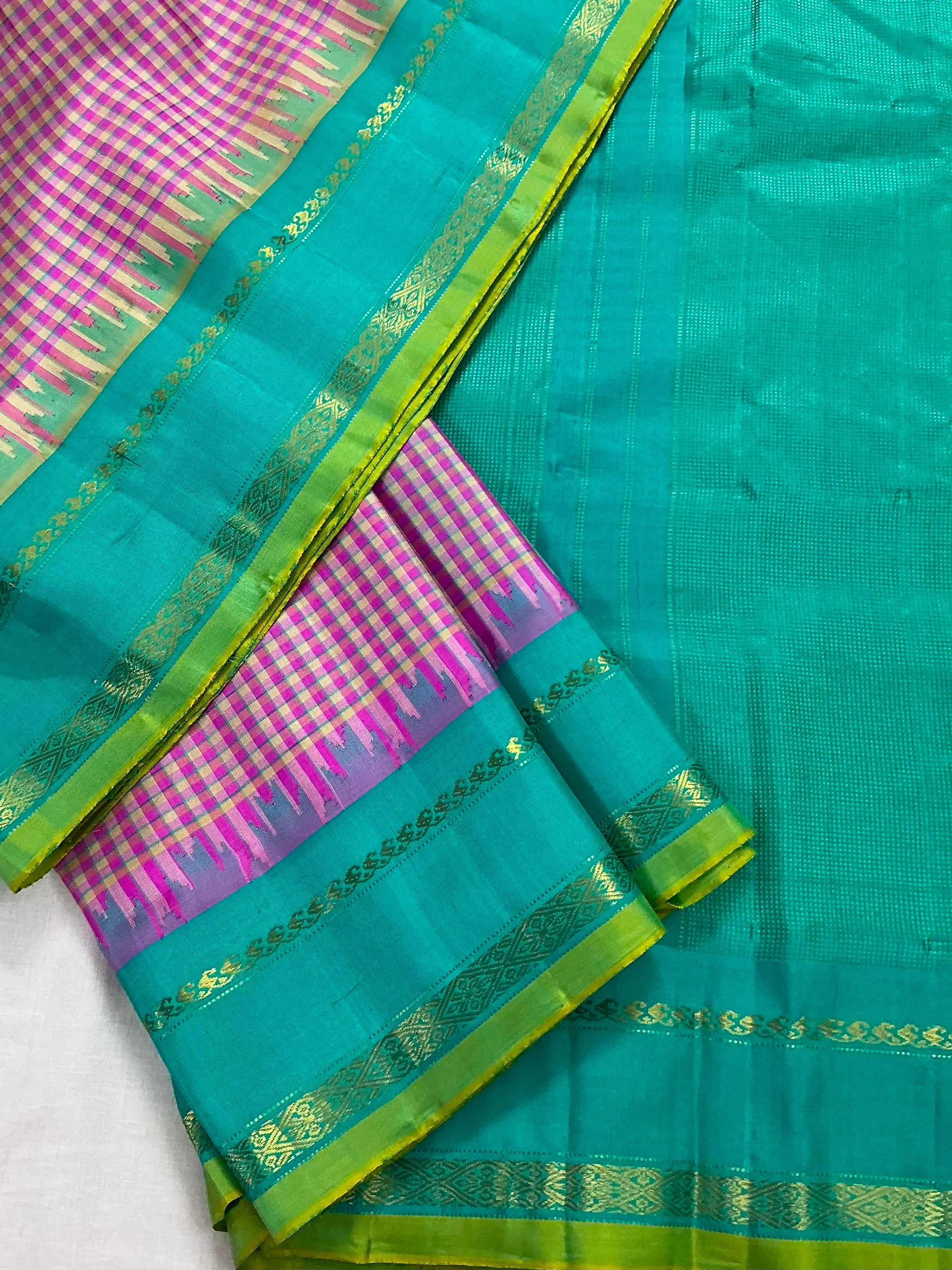 Kuttu Gadwal Silk