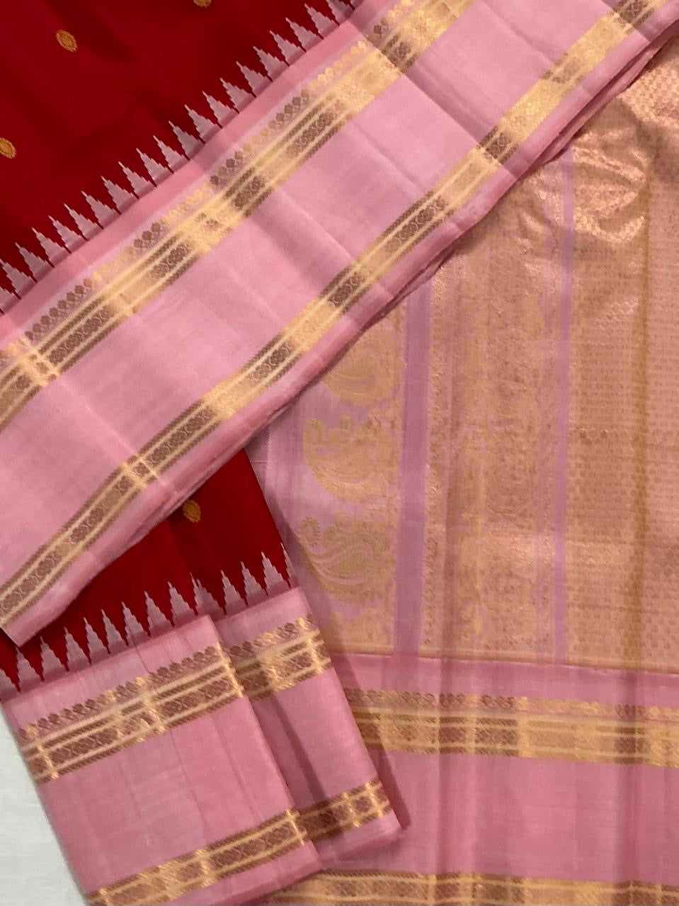 Kuttu Gadwal Silk