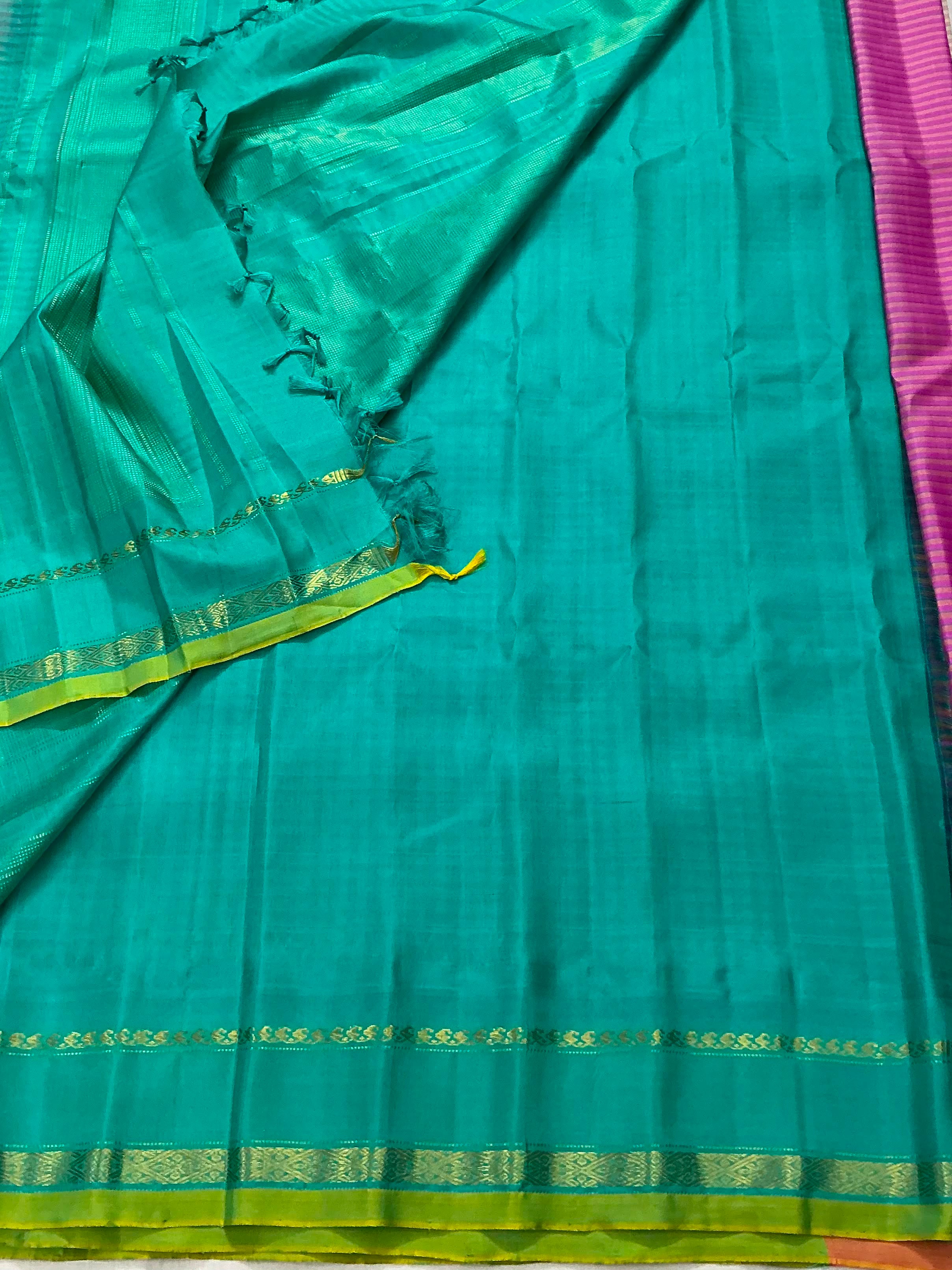 Kuttu Gadwal Silk